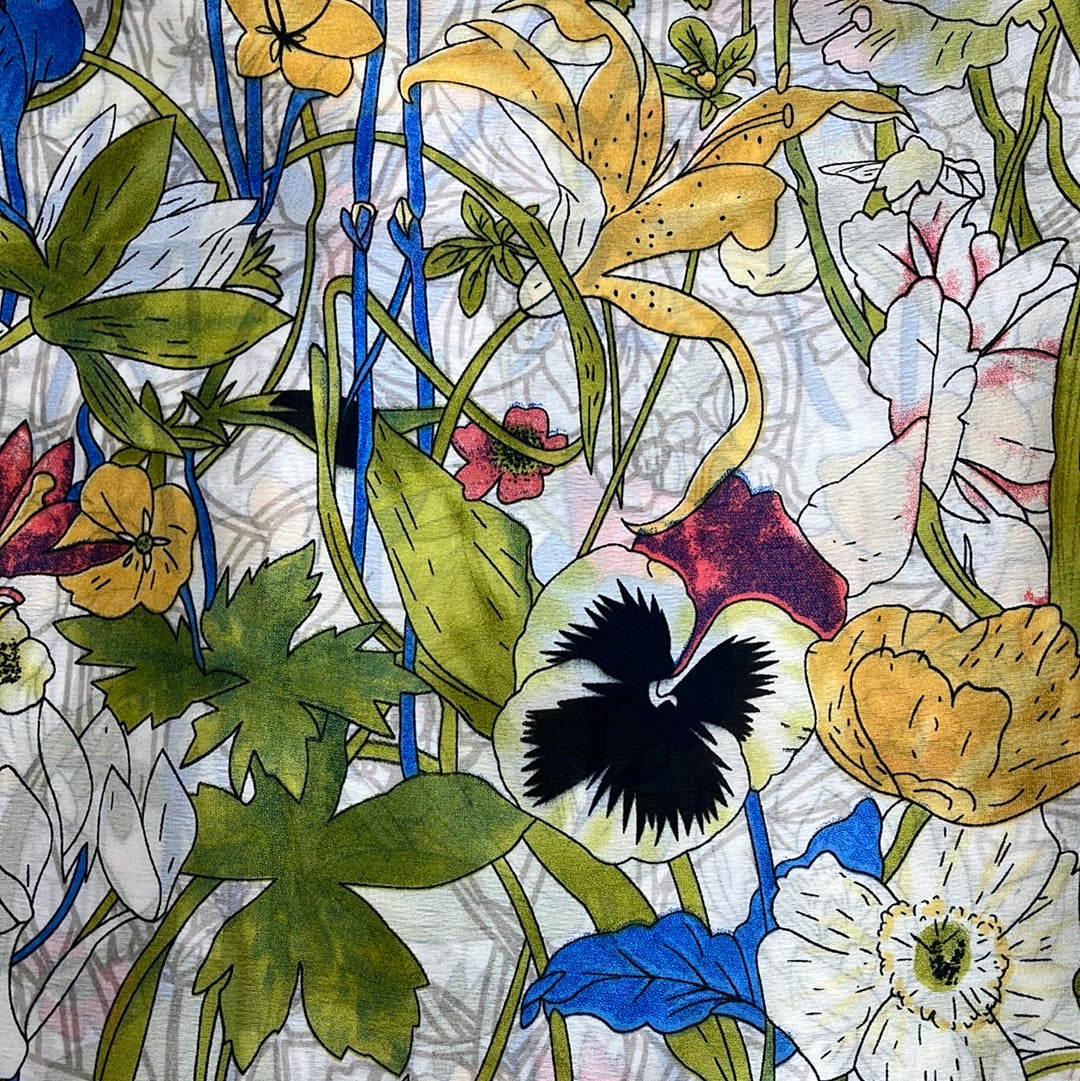 GF08-R11 COLORFUL FLOWERS BIG SIZE RECTANGULAR SILK SCARF - German Fuentes Wholesale of Leather Handbags, Belts and Accessories - German Fuentes