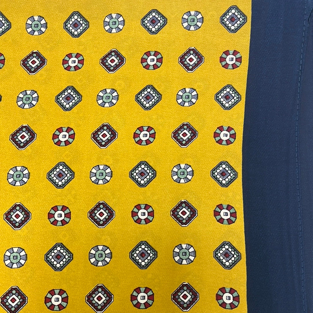 YF08-C61  CIRCLE AND RHOMBUS GEOMETRIC PATTERN SCARF - German Fuentes Wholesale of Leather Handbags, Belts and Accessories - German Fuentes
