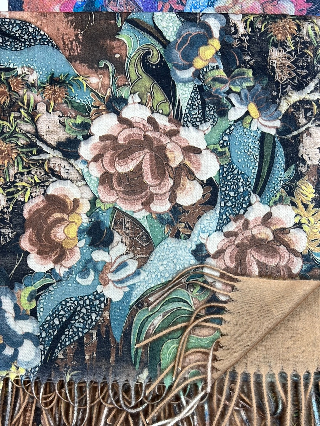 PASHMINA 05 FLORAL PRINT - German Fuentes Wholesale of Leather Handbags, Belts and Accessories - German Fuentes